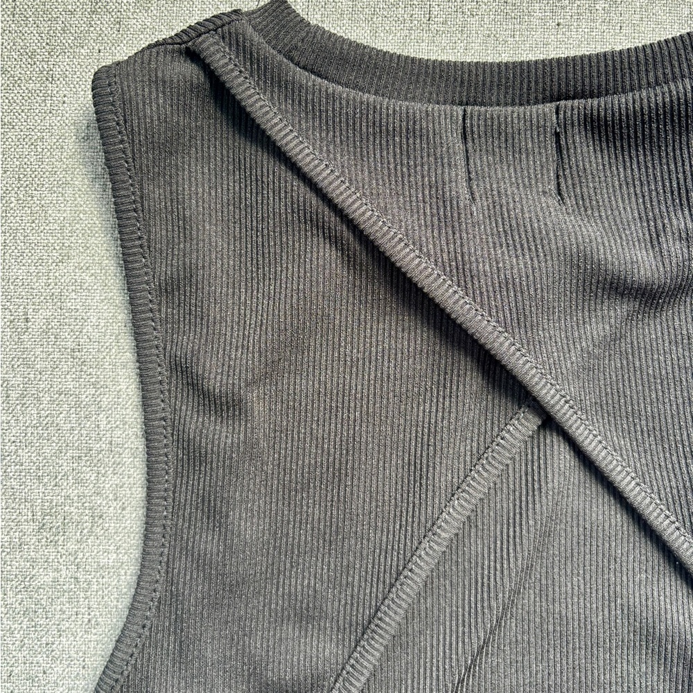 Demi Top Black - Picture 5 of 7